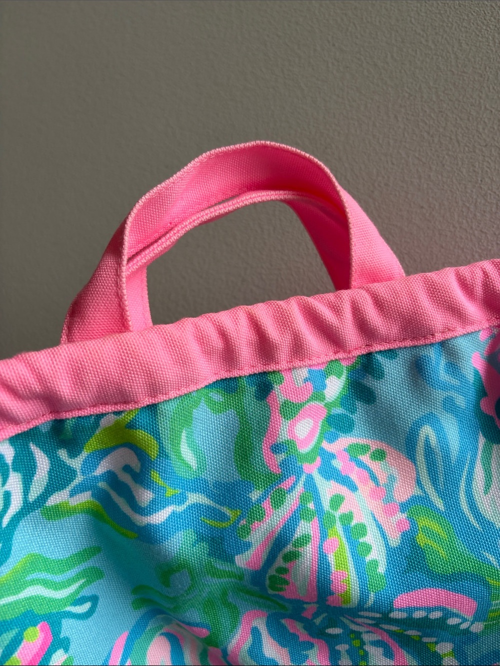 Lilly Pulitzer Aqua La Vista Drawstring Backpack Pink Blue Shell Print Beach Bag - Picture 7 of 7